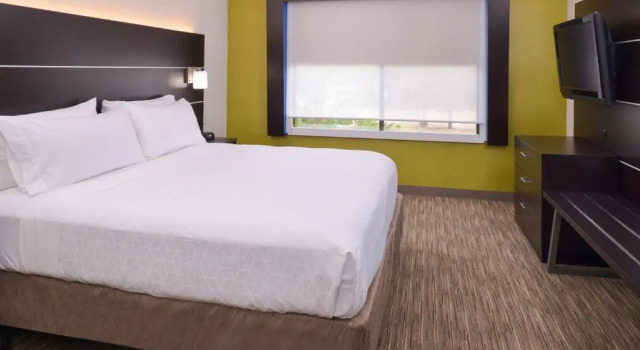 Двухместный люкс с 2 комнатами Holiday Inn Express & Suites Austin NW - Lakeline by IHG
