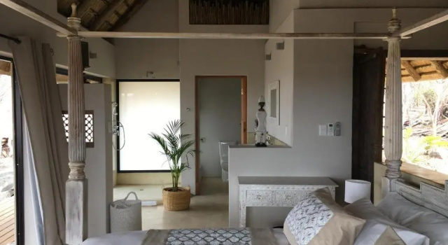 Коттедж Luxury The Wild Blue Lodge SAFARI & SPA