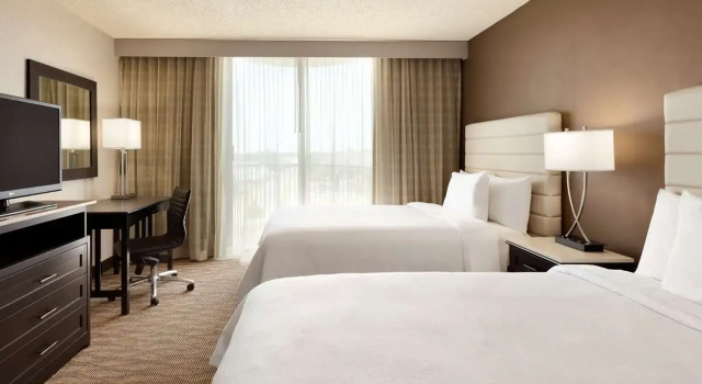 Четырёхместный люкс с 2 комнатами Embassy Suites by Hilton Oklahoma City Will Rogers Airport