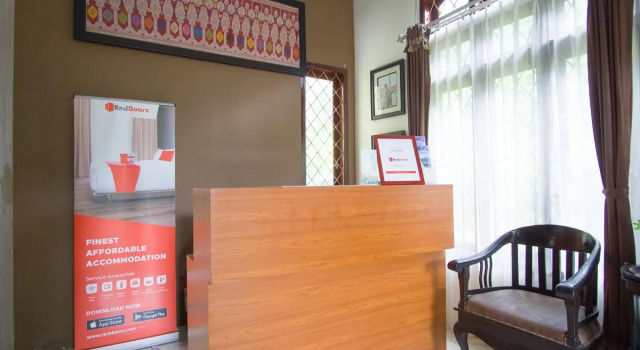 RedDoorz Syariah near Ngade Lake, Prenota Affittacamere Hotel economici a North Maluku