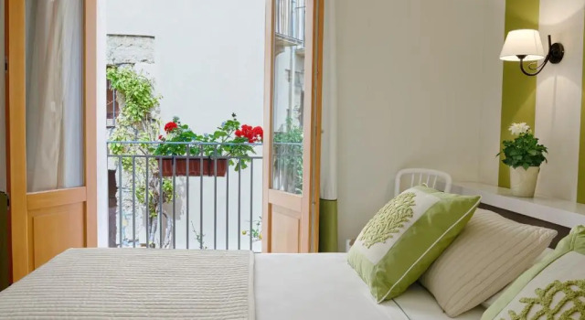 Трёхместный номер Standard с балконом Hotel Al Madarig