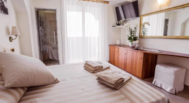 Полулюкс Deluxe Hotel Derby Exclusive