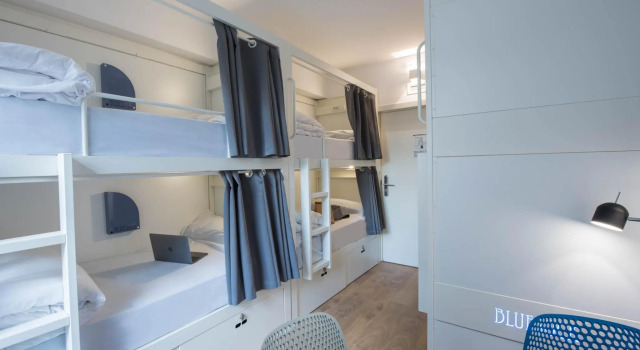Кровать в общем номере Room Lisboa