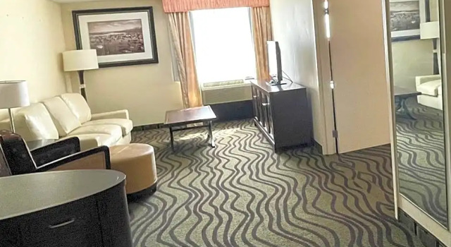 Двухместный люкс Fairbridge Hotel Cleveland East