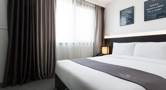 Полулюкс Отель Vella Suite Suwon
