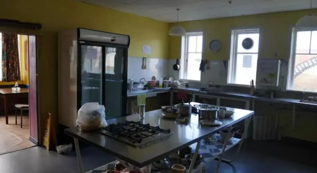 Кровать в общем номере Stafford Gables Hostel