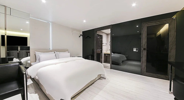 Номер Premium MAY Hotel