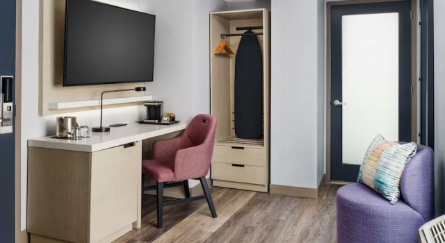 Двухместный номер с балконом DoubleTree by Hilton New York Midtown Fifth Ave