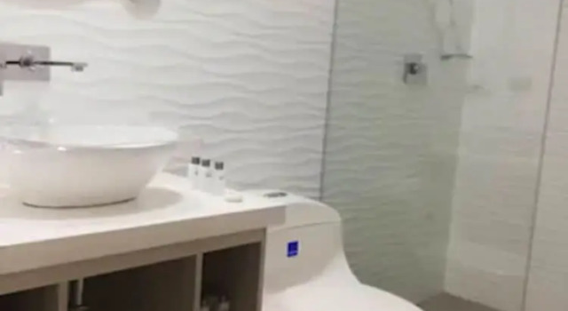Четырёхместный номер Standard Hotel Lleras Express