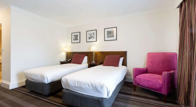 Mercure Canberra, Забронировать Отель Отели Канберры с завтраком, рядом с Парк Commonwealth, Завтраки
