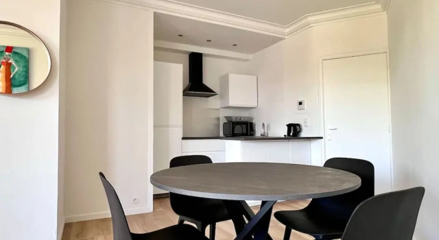 Cozy and Fully Equipped in the Center of Liege 4 Guests, Забронировать Апартаменты/квартира Апартаменты Льежа, рядом с Пристань для яхт в Льеже, Апартаменты/квартира