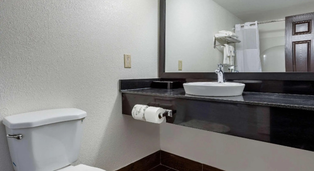Двухместный номер Standard Quality Inn Coraopolis - Pittsburgh Airport