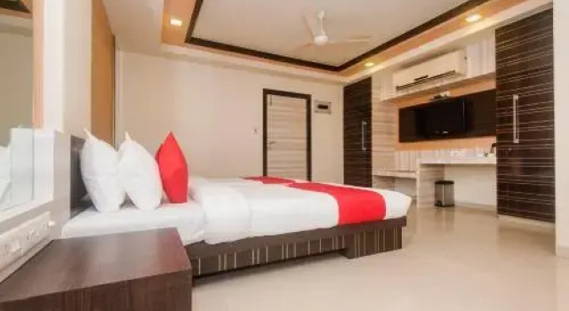 Oyo 15719 Hotel Banjara