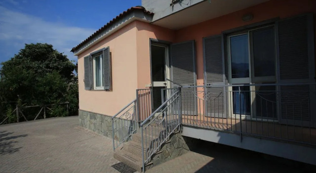 Villarosa pompei studios, Buchen Sie Villa Cottages in Pompei, Cottage