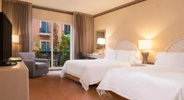 Четырёхместный номер Standard Holiday Inn Express - Monterrey - Tecnologico by IHG