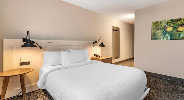 Двухместный номер Standard Fairfield Inn & Suites by Marriott Providence Airport Warwick