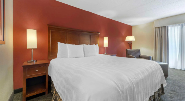 Hampton Inn Minneapolis-St. Paul North, Varaa Hotelli Hotellit Minnesota pysäköinnillä, Pysäköinti