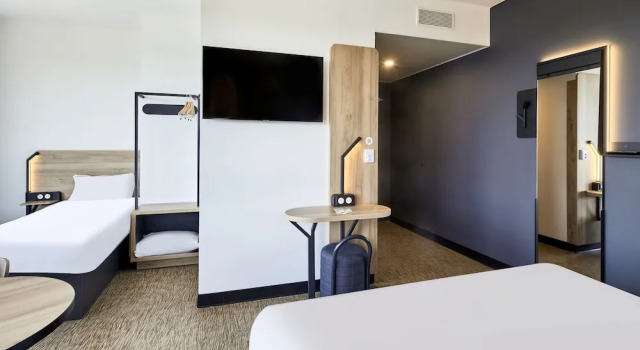 Трёхместный номер Comfort B&B HOTEL Argenteuil