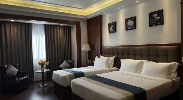 Трёхместный номер Standard Madison Crown Hotel