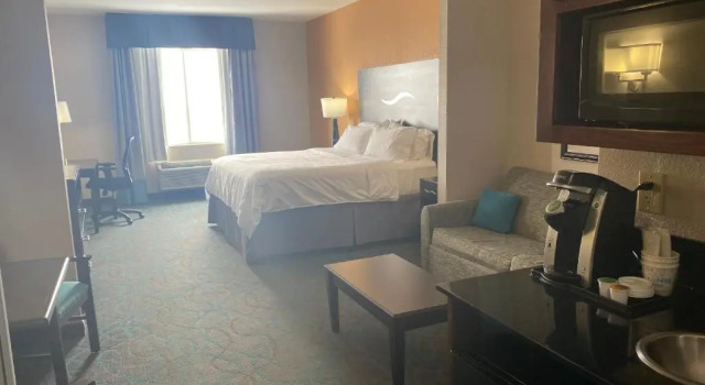 Люкс Holiday Inn Express Hotel and Suites Fort Stockton by IHG
