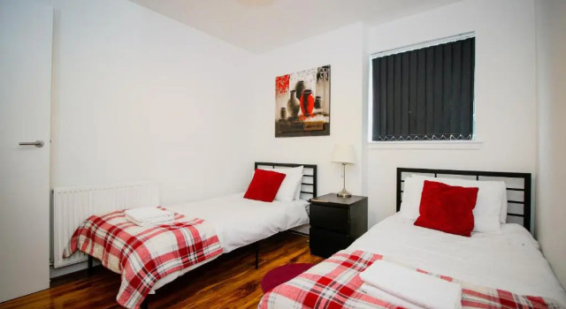 Апартаменты с балконом Riverfront Apartments