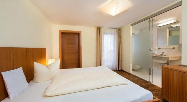 Двухместный номер Standard с балконом Hotel Bernadette