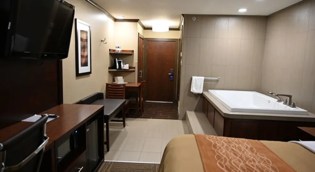 Номер Deluxe Giles Hotel Inn & Suites