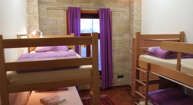 Hedonist Lounge Hostel, Забронировать Хостел Хостелы Белграда, рядом с Военный музей, Хостел