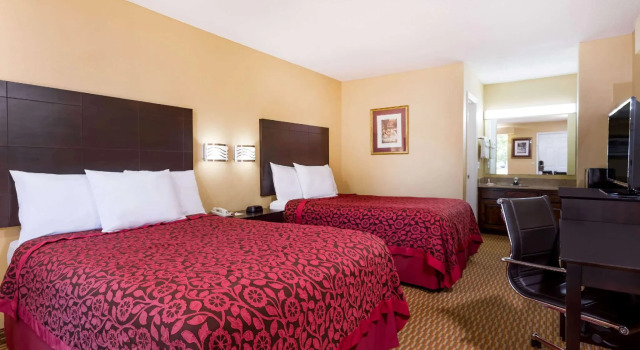 Четырёхместный номер Standard Days Inn by Wyndham Simpsonville