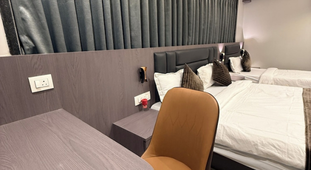 Номер Deluxe Hotel Kurla Suites