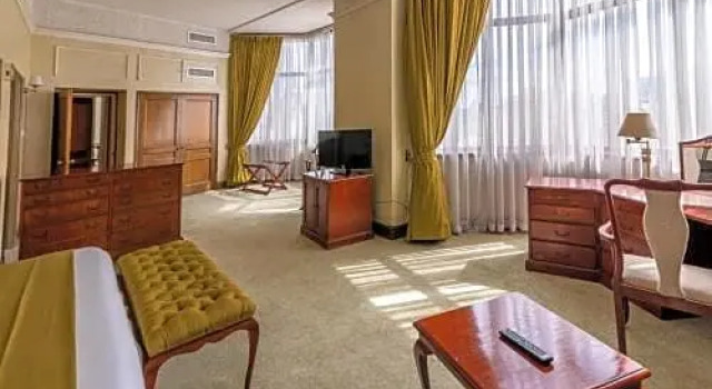 Семейный люкс Nairobi Safari Club by Swiss-Belhotel