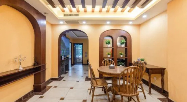 Suite Grand Term Holiday Hotel