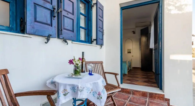 Студия Melisses Sea View House & Studio