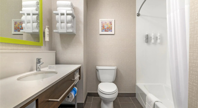 Четырёхместный номер Standard Hampton Inn Junction City