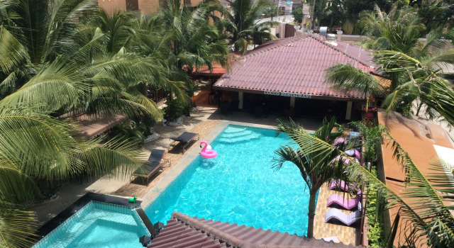 Кровать в общем номере Cocco Resort