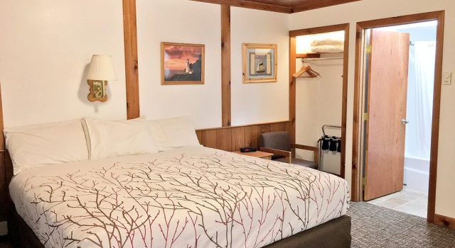 Четырёхместный номер Superior Park Motel and Cabins