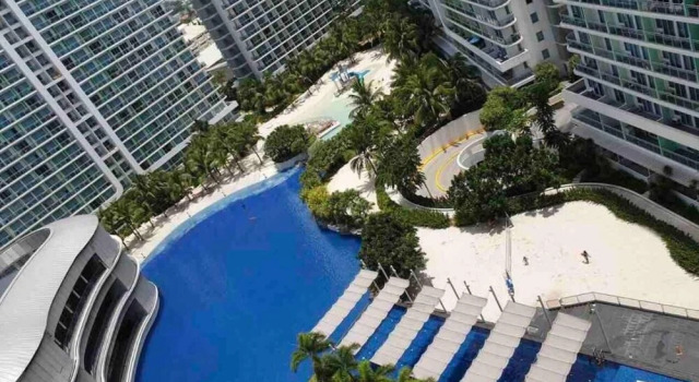 Апартаменты Cozy 1BR Cityview With Balcony and Near Airport