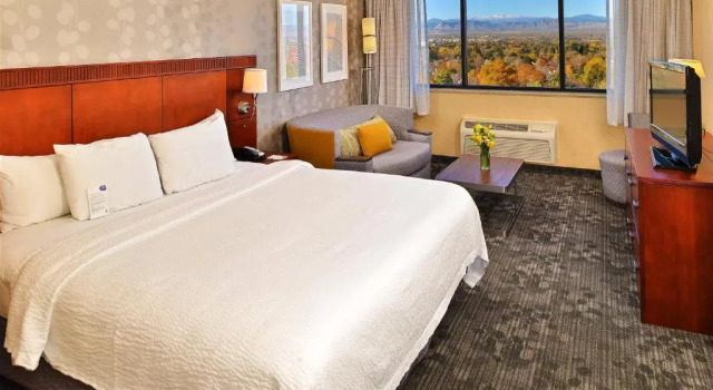 Номер Standard с видом на горы Courtyard by Marriott Denver Cherry Creek