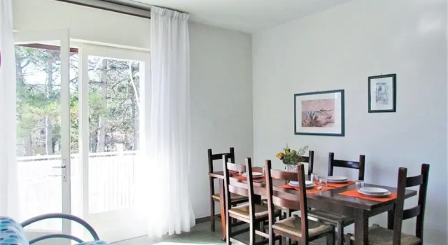 Pleasant Holiday Home With Shared Swimming Pool, Забронировать Отель Отели Бибионе-Пинеда с парковкой, рядом с Долина Вальгранде, Парковка