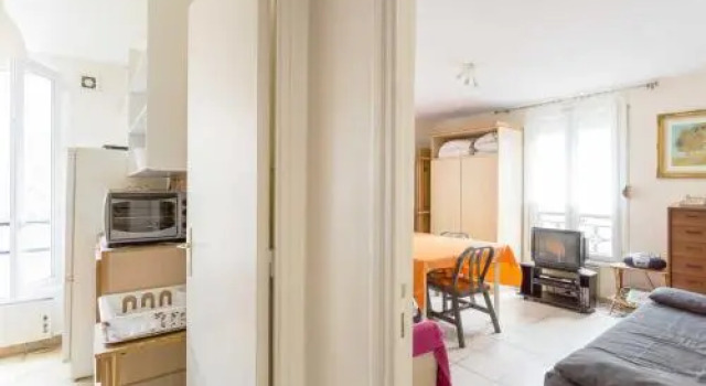 2 pièces calme et central, Paris 10ème, Забронировать Отель Париж Иль-де-Франс