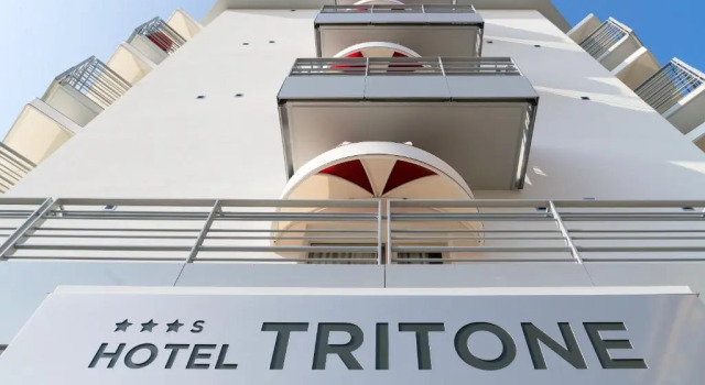 Hotel Tritone, Забронировать Отель Отели Каорле с парковкой, рядом с Дарсена делл Оролоджо, Парковка