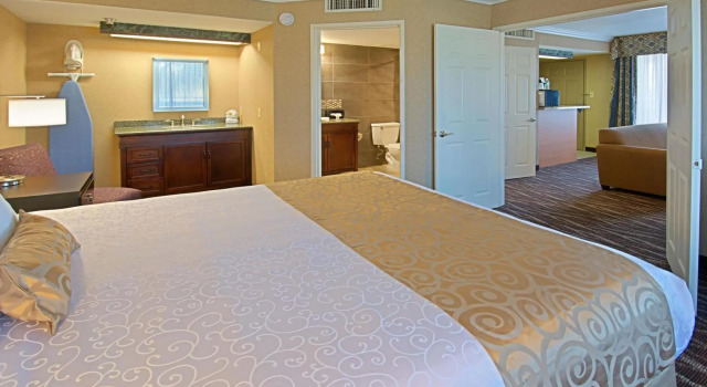 Двухместный номер Standard Hotel dLins Ontario Airport