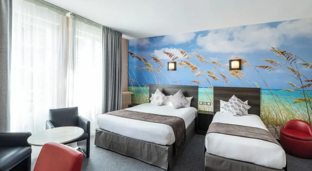 Трёхместный номер Superior Logis Hotel des Ducs