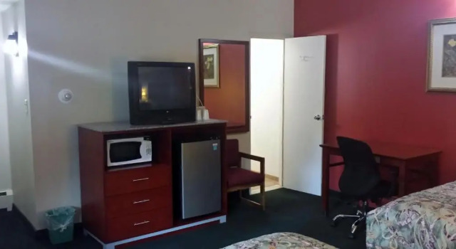 Четырёхместный номер Standard Budget Inn Fairport