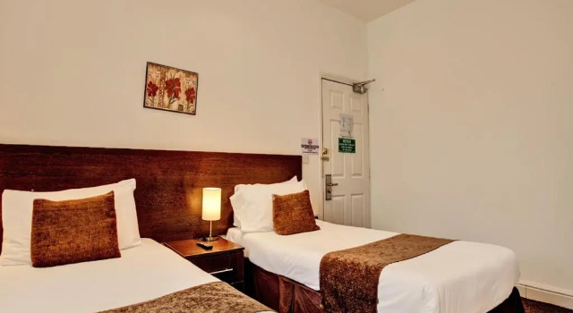 Трёхместный номер Standard The Waverley Hotel
