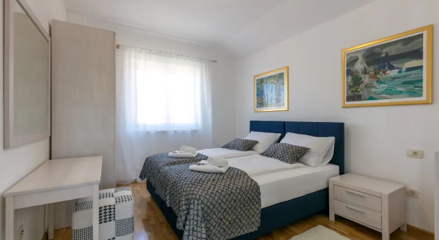 Вилла Villa Makarac - Heated Pool, Beach 140m & Kids Playground I Brač