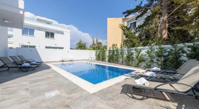 Вилла с 4 комнатами Green Bay Villa #13