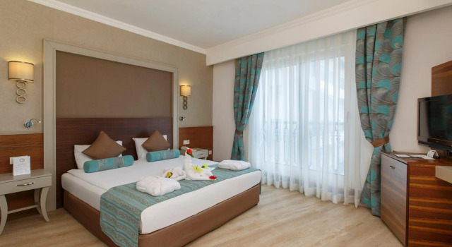 Side Crown Palace Ultra All Inclusive