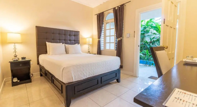 Двухместный номер Standard Travellers Beach Resort