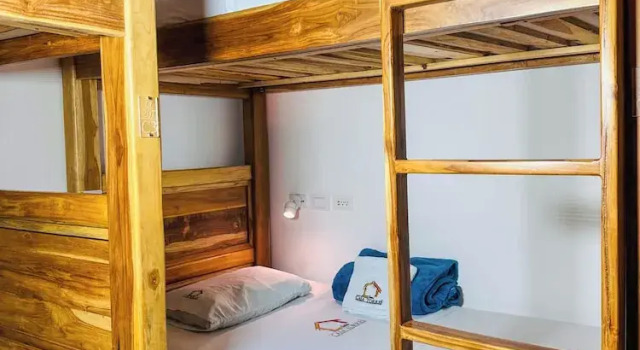 Кровать в общем номере Hostal Casa Torres Cartagena Centro Historico